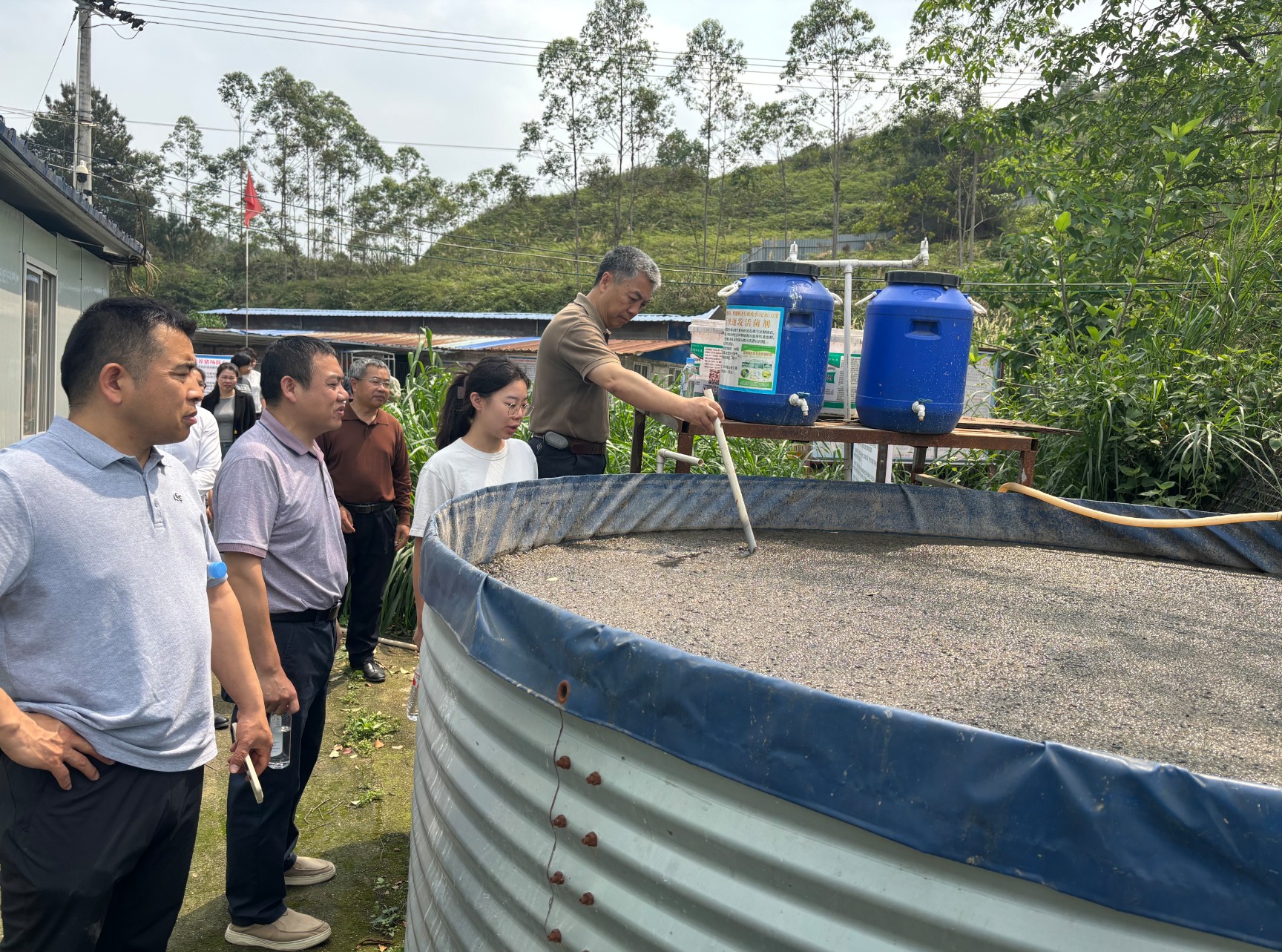 赵海老师莅临广西助农生态养殖基地调研5.jpg