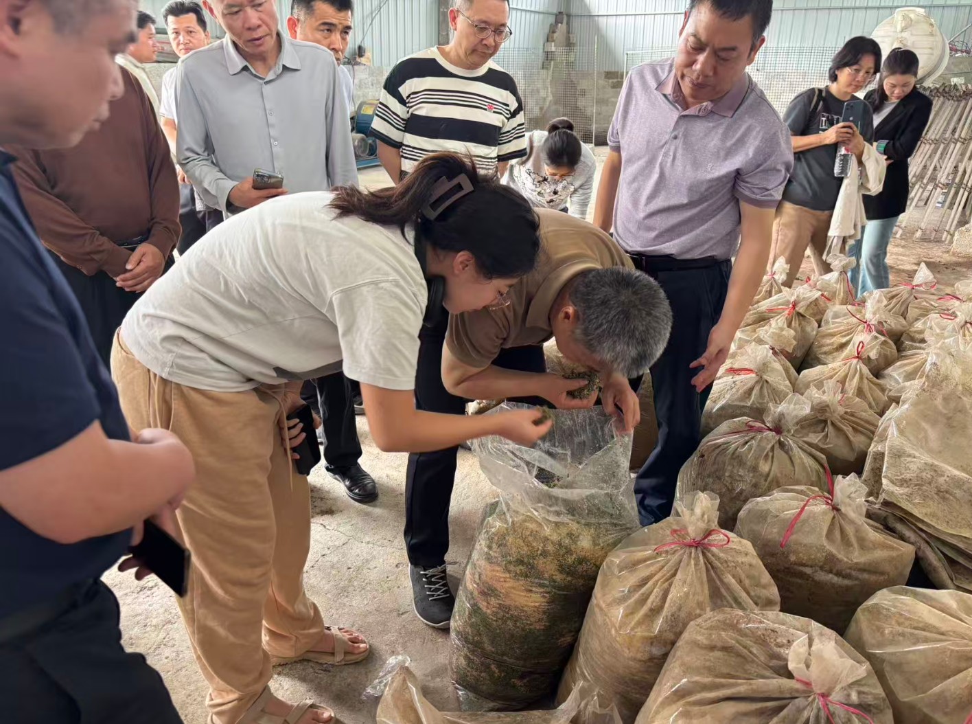 赵海老师莅临广西助农生态养殖基地调研7.jpg